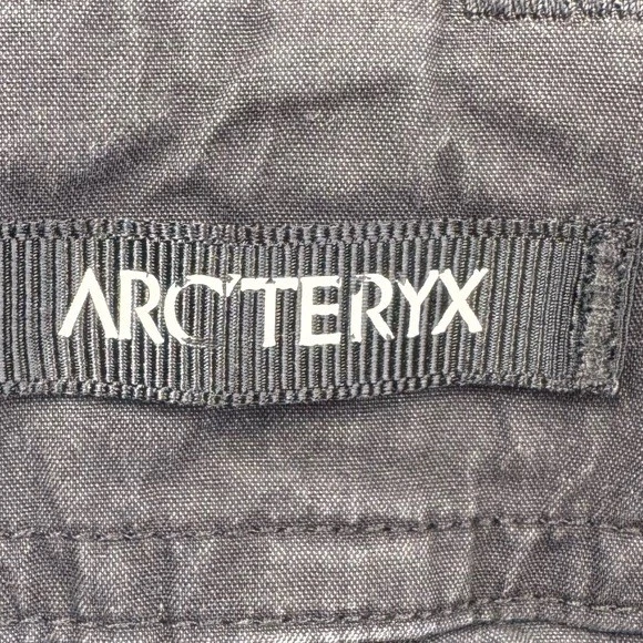 Pantalones Cortos Arc'teryx Para Hombre 32 Gris Ligero Gorpcore Senderismo Exterior Bolsillo con Cremallera Foto 2 de 4
