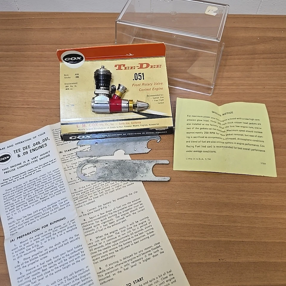 Vintage COX TEE-DEE .051 Front Rotary Valve Contest Model Plane Engine No. 200 - Image 2 of 4