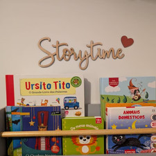 Insegna Scritta Legno Storytime Camera da Letto Casa Porta Parete Decorazione Legno Nero Adesivo