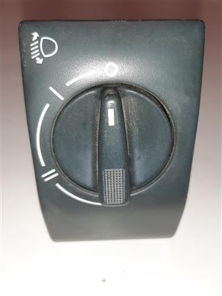 LICHTSCHAKELAAR Skoda Felicia Berlina (791)(1992->) 6U1941331A - Afbeelding 1 van 4