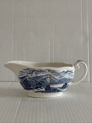 Royal Warwick Lochs of Scotland ''Loch Maree'' Gravy Boat free shipping