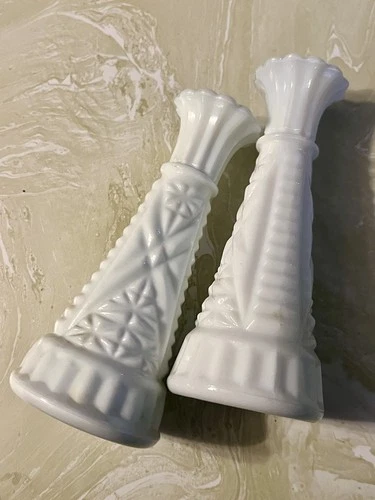 Vintage Set  Anchor Hocking Milk Glass Bud Vases Flower White Stars And Bars 6”