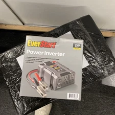 Everstart 750Watts Power Inverter Vehicle DC To AC / Camping, Travelling 70003MC