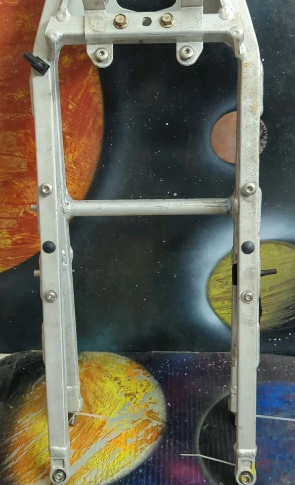 Subchasis trasero Aprilia RSV4 RR 2017 OEM montaje marco de soporte Foto 3 de 4