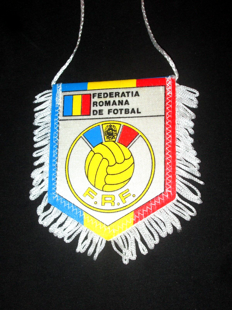Fanion Ancien Fédération Roumaine De Football (FRF) – Wimpel Roumanie, Très Bon état