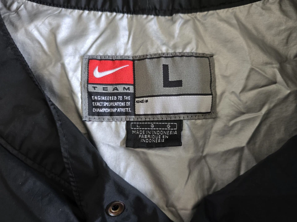 VTG Nike Team Authentic Cincinnati Bearcats Pullover Black Jacket Men’s Large - Image 4 of 4