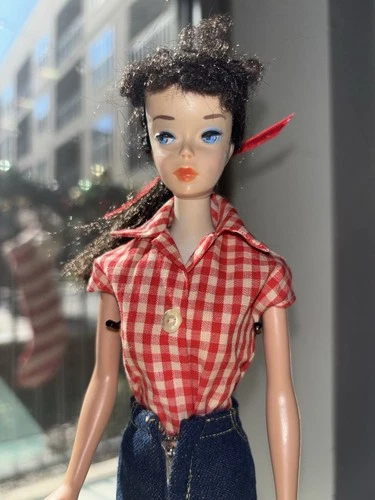 VINTAGE 1960 MATTEL PONYTAIL BARBIE BRUNETTE DOLL BLUE EYELINER BLUE EYES.