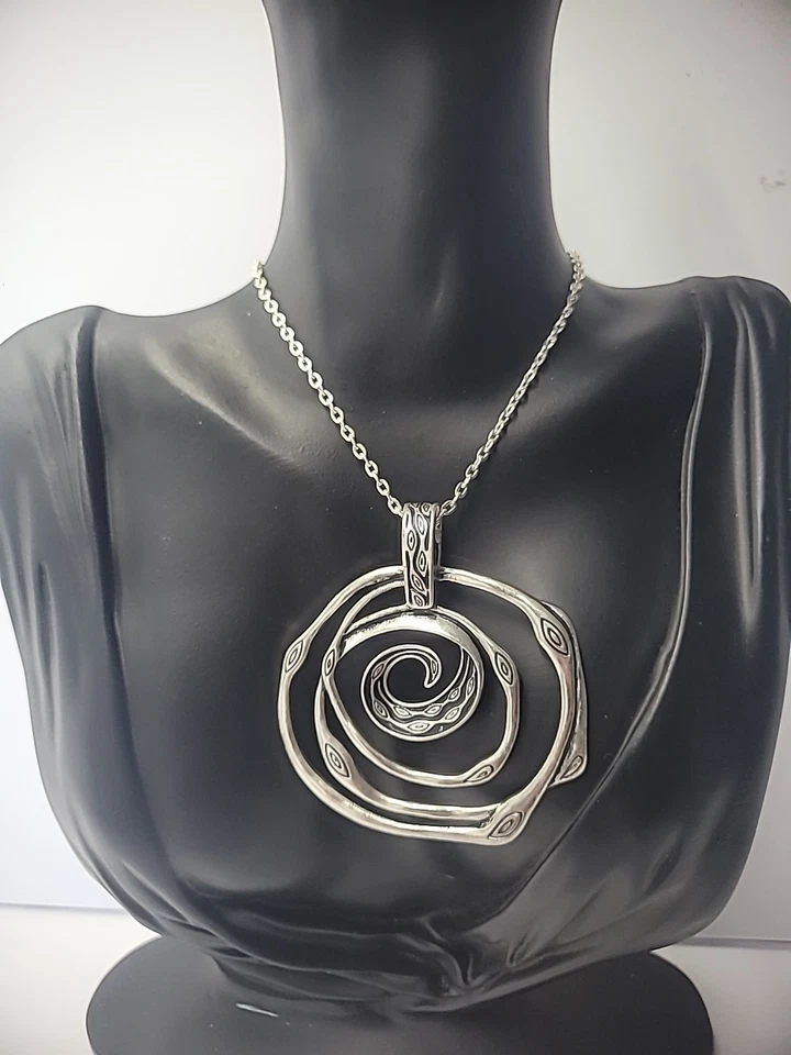 Colgante remolino plata vintage Premier Designs tono plata cadena joyería Foto 3 de 4