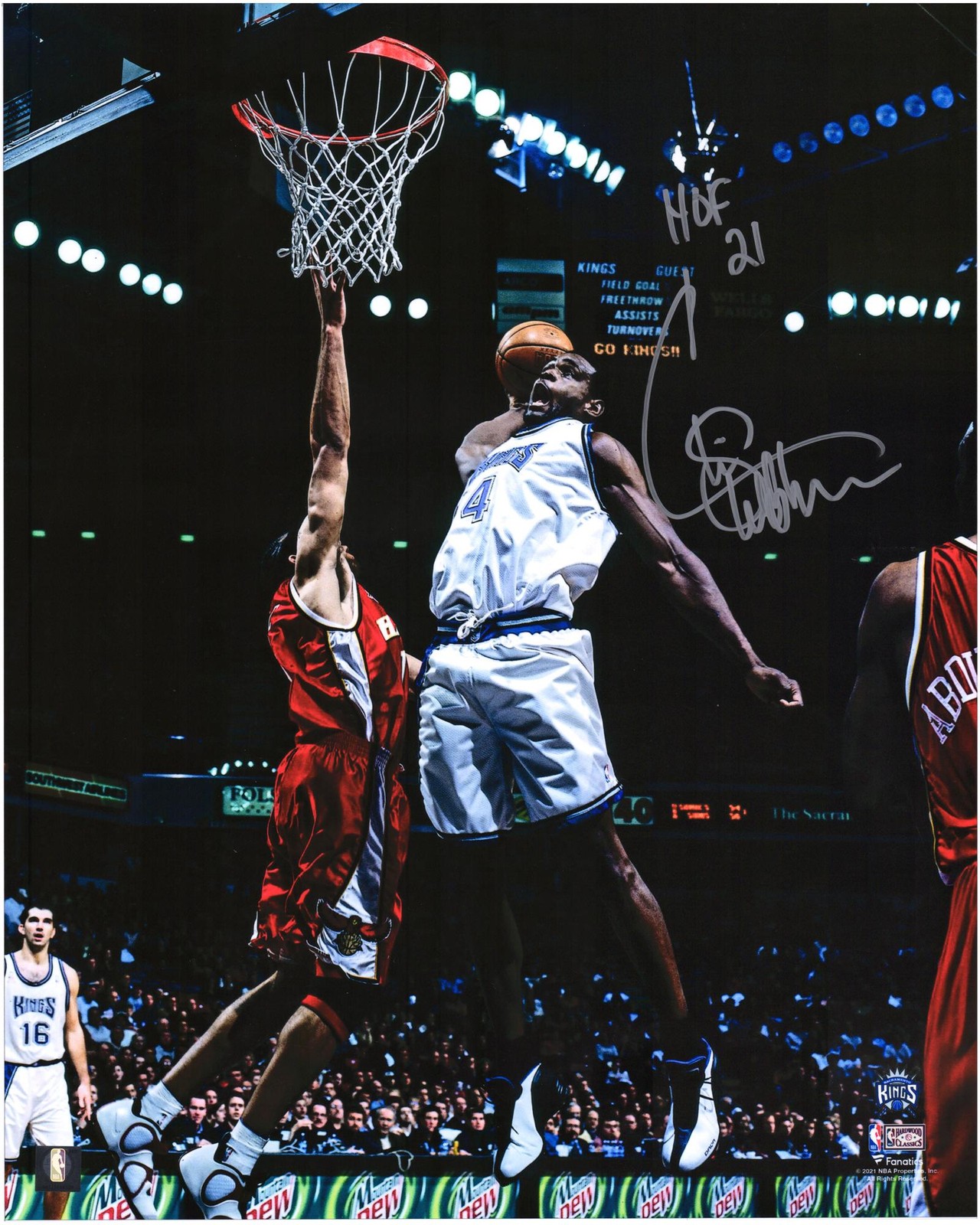 Chris Webber Autographed Signed Sacramento Kings 16x20 Dunk vs. Hawks Photo with HOF 21 Insc 