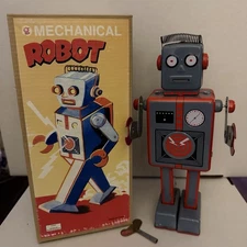 Schylling MS384 Tin Wind-Up Mechanical Robot