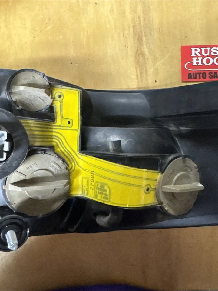 1999 年克莱斯勒 Cirrus 右后驱动侧尾灯 04814361AC 原始设备制造商 — 第 4/4 张图片