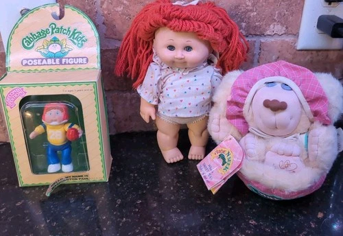 Vintage Cabbage Patch Collection - Dolly, Figurine,