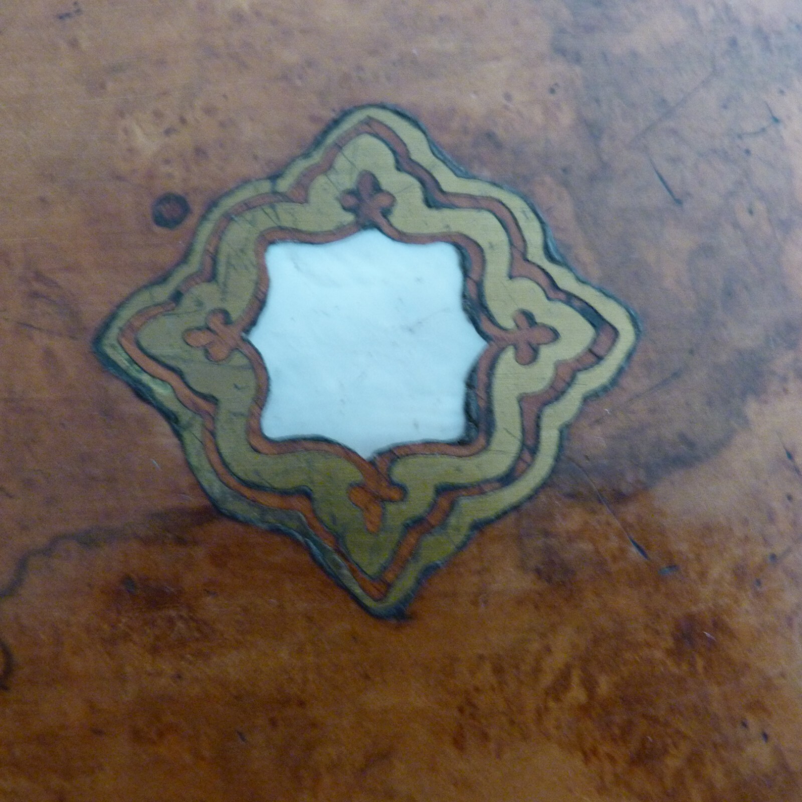 LARGE WALNUT MAGNIFYING GLASS BOX 19th century
