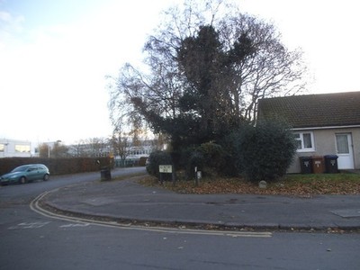 Photo 12x8 Link Drive at the junction of Old Rectory Drive Hatfield/TL220 c2017