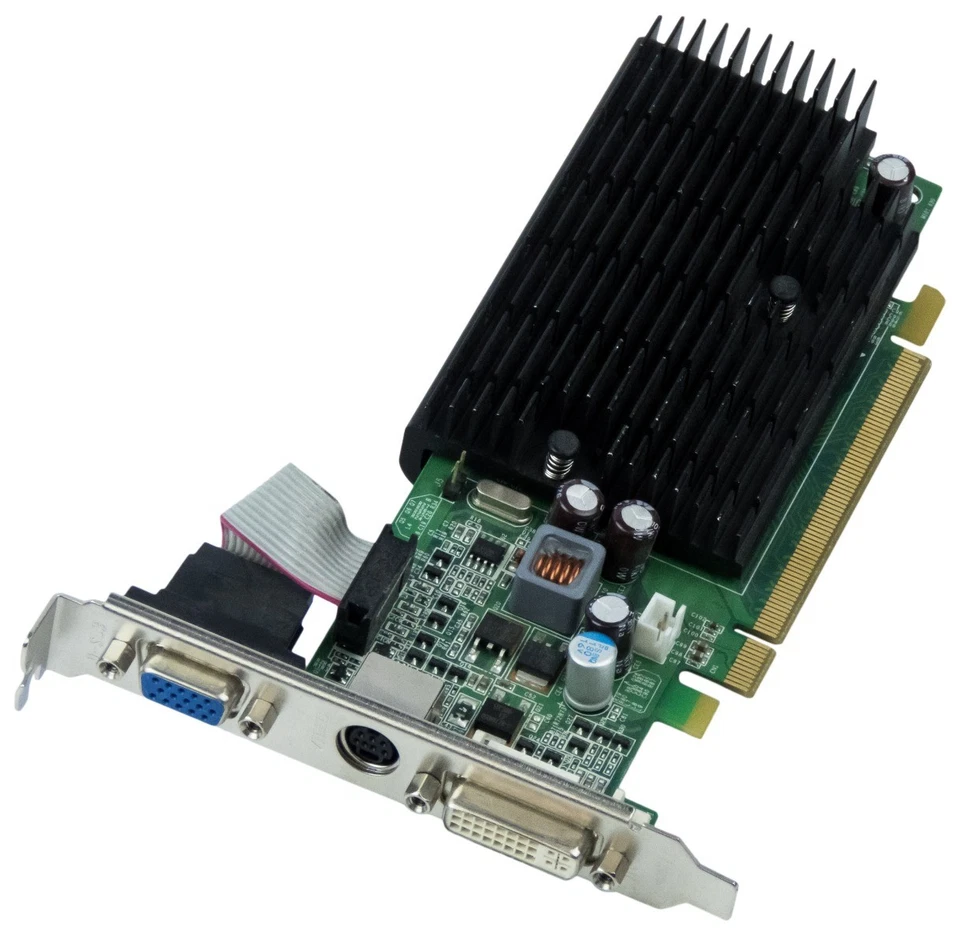 Club 3D NVIDIA GeForce 8400 GS 512MB CGNX-GS842L - Image 2 of 2