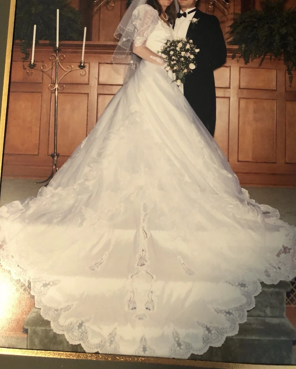 ebay vintage wedding dresses Women's & Veils Vintage Sheath Bridal Gown with Natural Waist Victorian 1980s Vintage Wedding Dresses