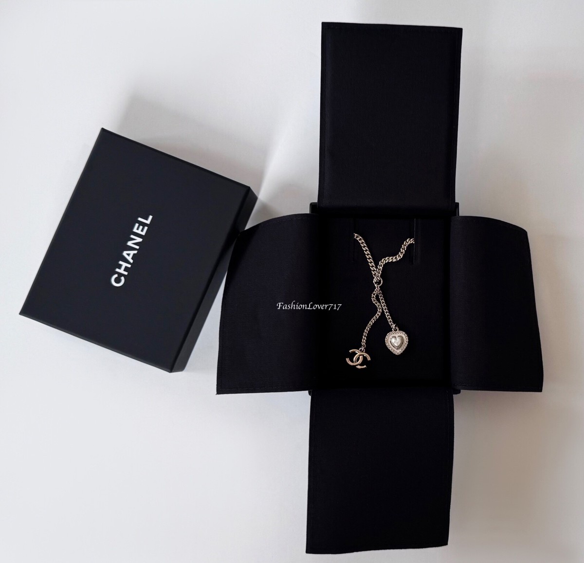 NEW 2024 CHANEL GOLD CHAIN PEARL HEART CRYSTAL CC LOGO