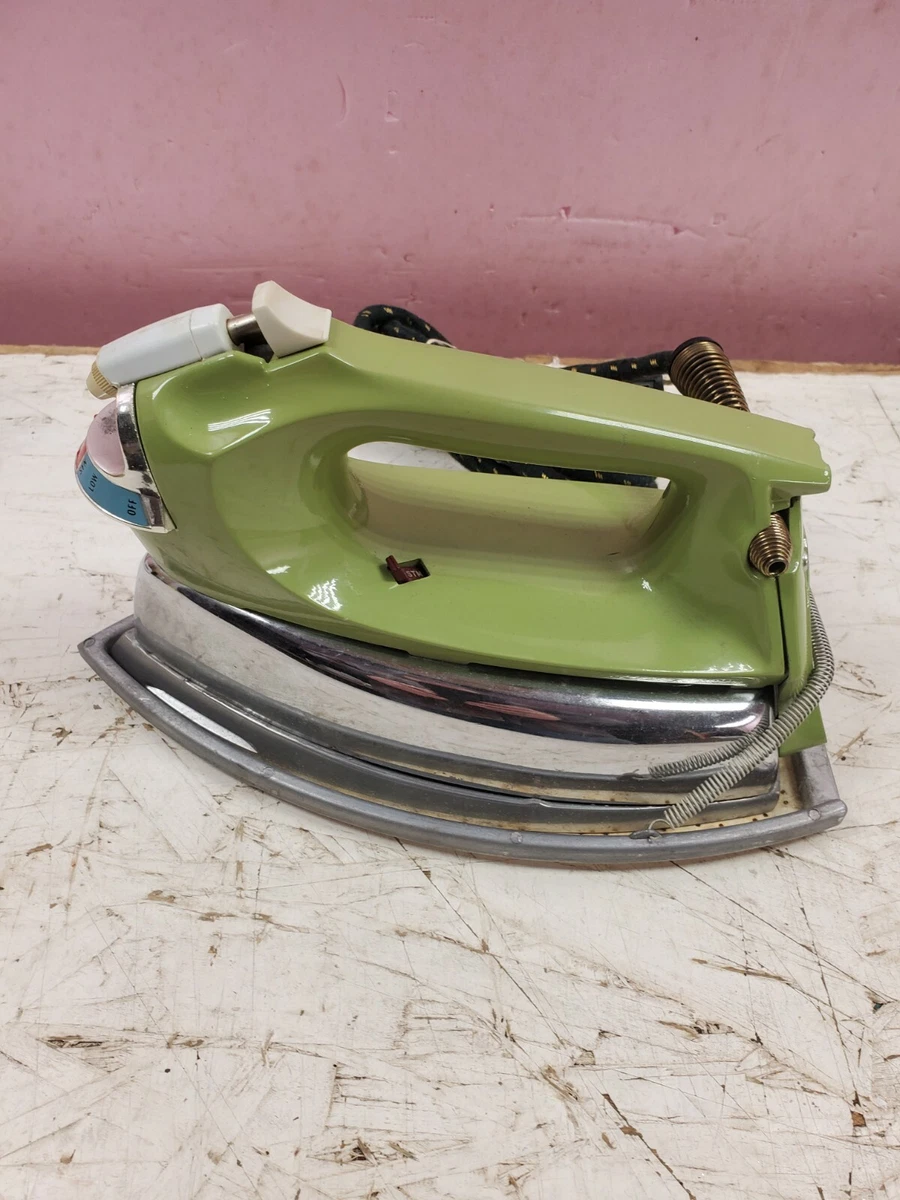 Vintage 60s 70s Proctor Silex Advocado Green Electric Steam Iron