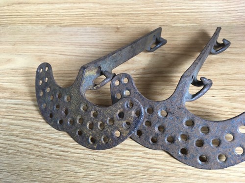 PAIR Antique CAST IRON steps foot pedals shelves marked PAT’D - Picture 9 of 9