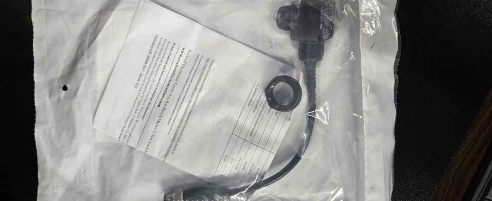 NEW Allen Bradley 42EF-P2MPB-F4 Polarized Retroreflective Photoswitch Brand New - Image 3 of 3