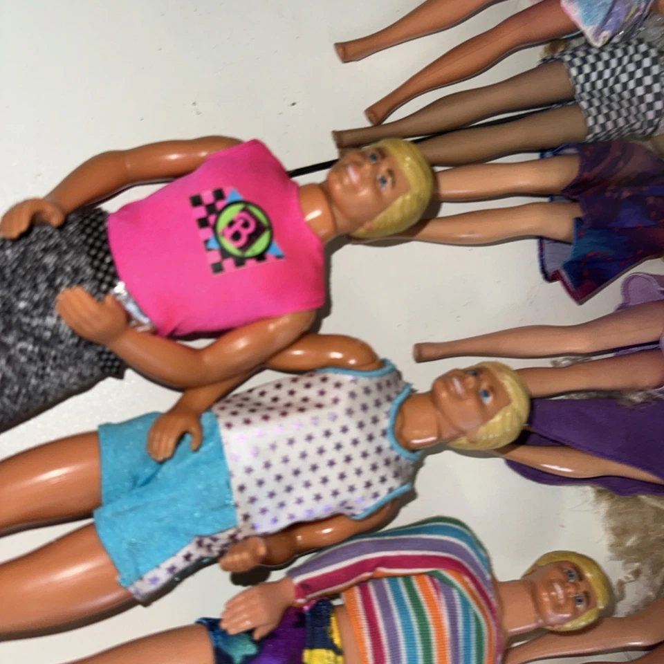 复古 60 年代美泰 8 个芭比娃娃和 4 个肯娃娃与服装捆绑包 12 — 第 4/4 张图片