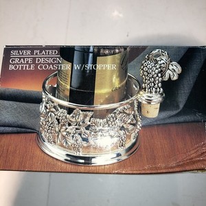 NIB Paul Revere Silver Plated Grape Design Bottle Coaster & Stopper