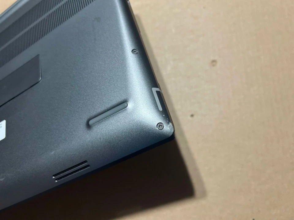 Funda inferior original Dell Precision 7680 M7680 NFY35 0NFY35 Foto 3 de 4