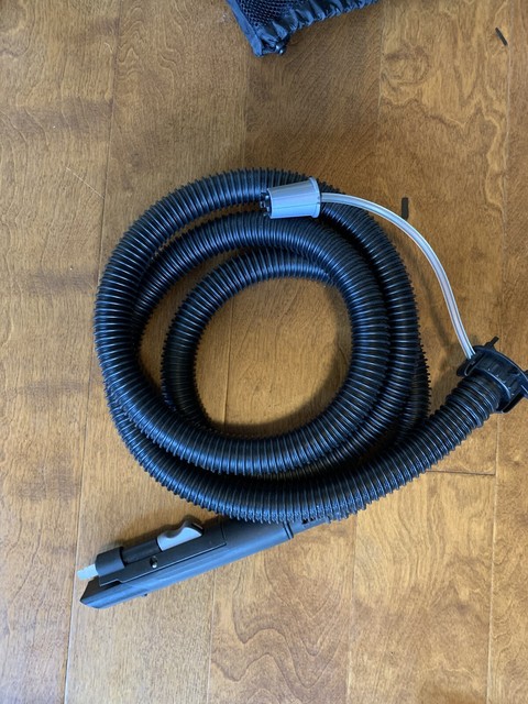 hoover carpet cleaner attachment not spraying
