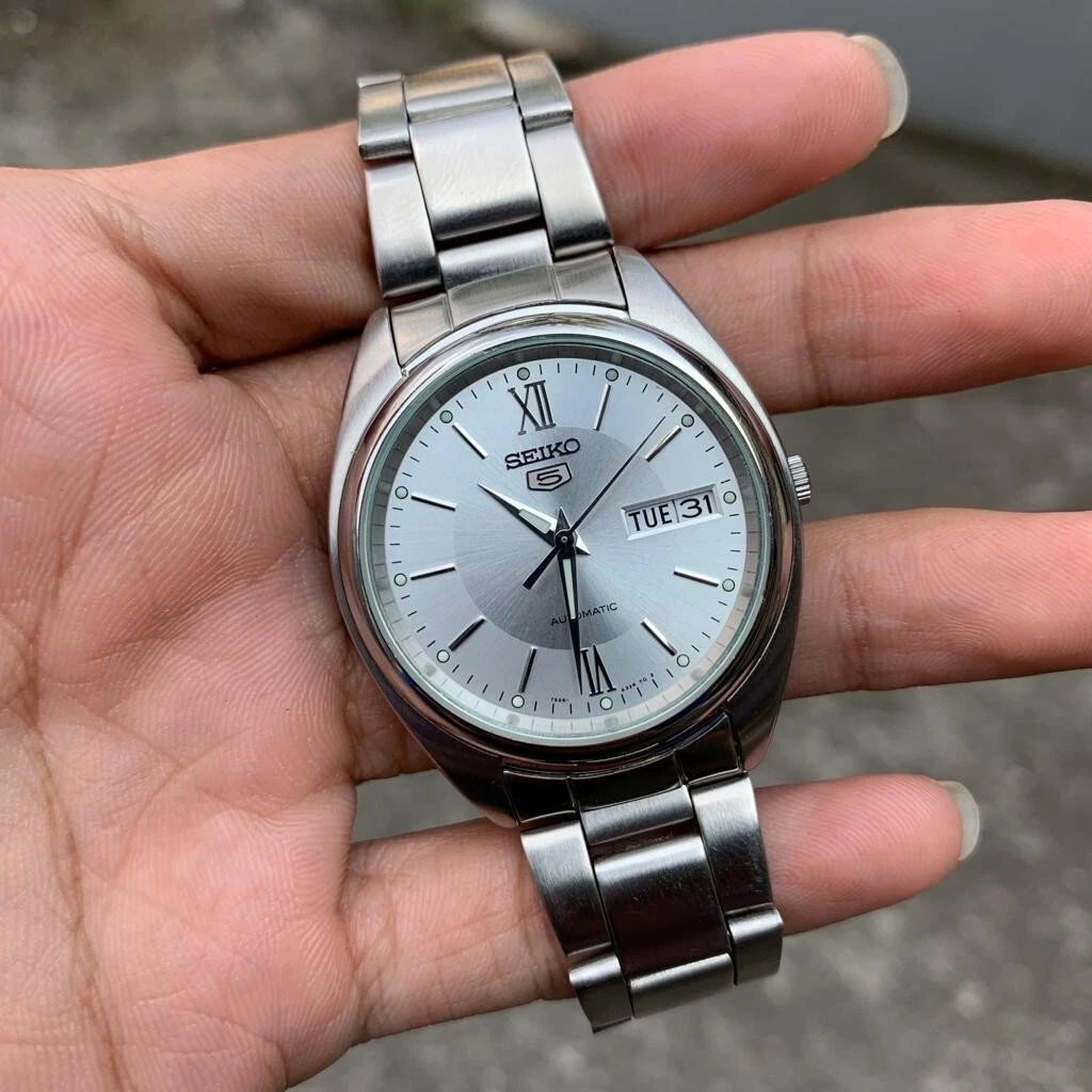RARE Seiko 5 SNXA19 Silver Dial Day Date Automatic 7S26 0430 Vintage Men Watch