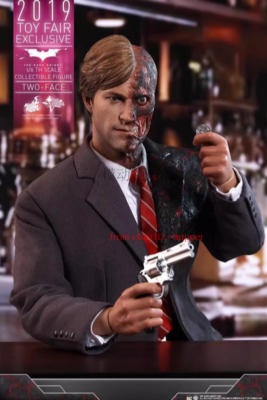 Hot Toys 1/6 MMS546 Two-Face Harvey Dent The Dark Knight In Stock