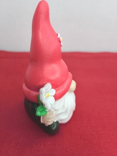 花园侏儒雕像雕像斯堪的纳维亚无品牌红帽子白色花朵4英寸 — 第 4/4 张图片