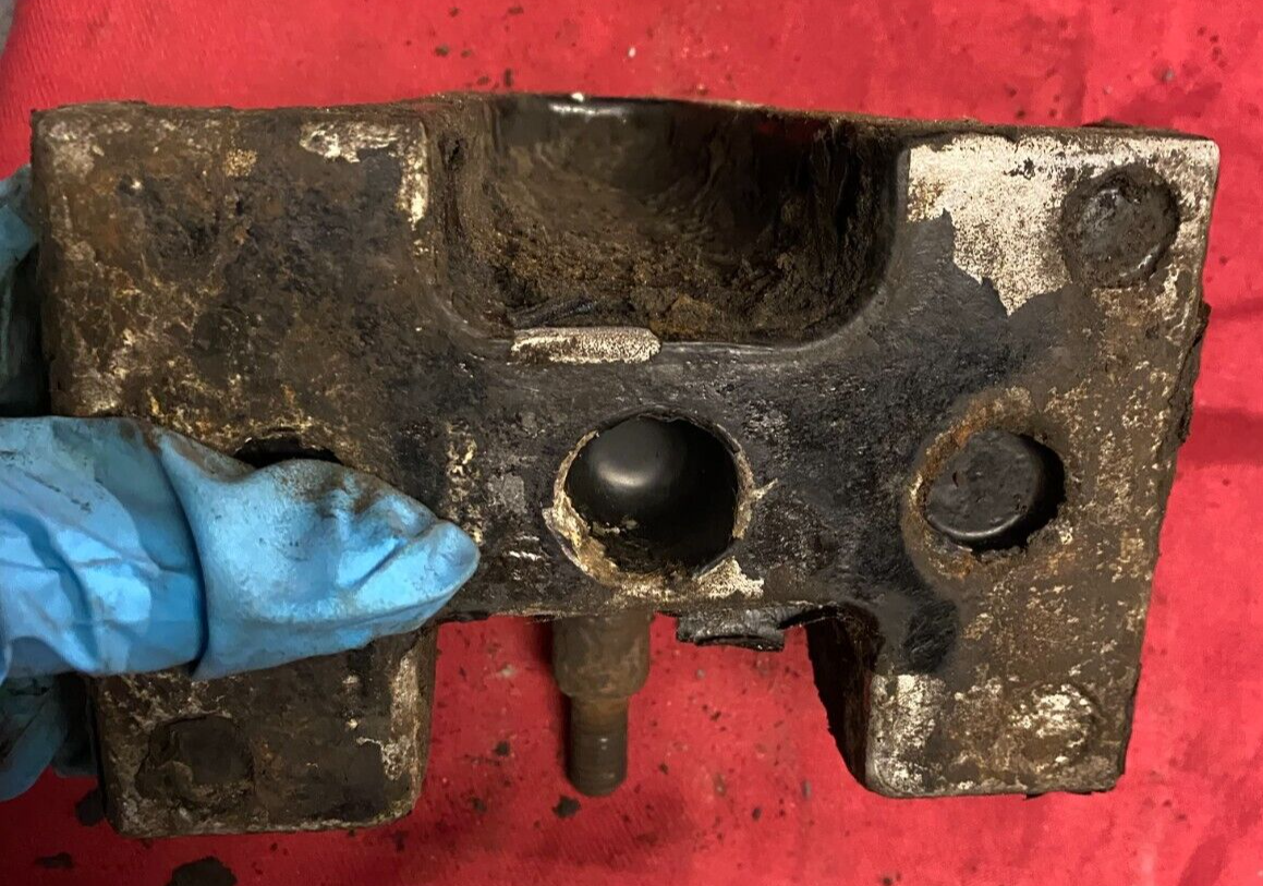 Peterbilt B63-6010 Saddle Front Suspension SADDLE, | eBay