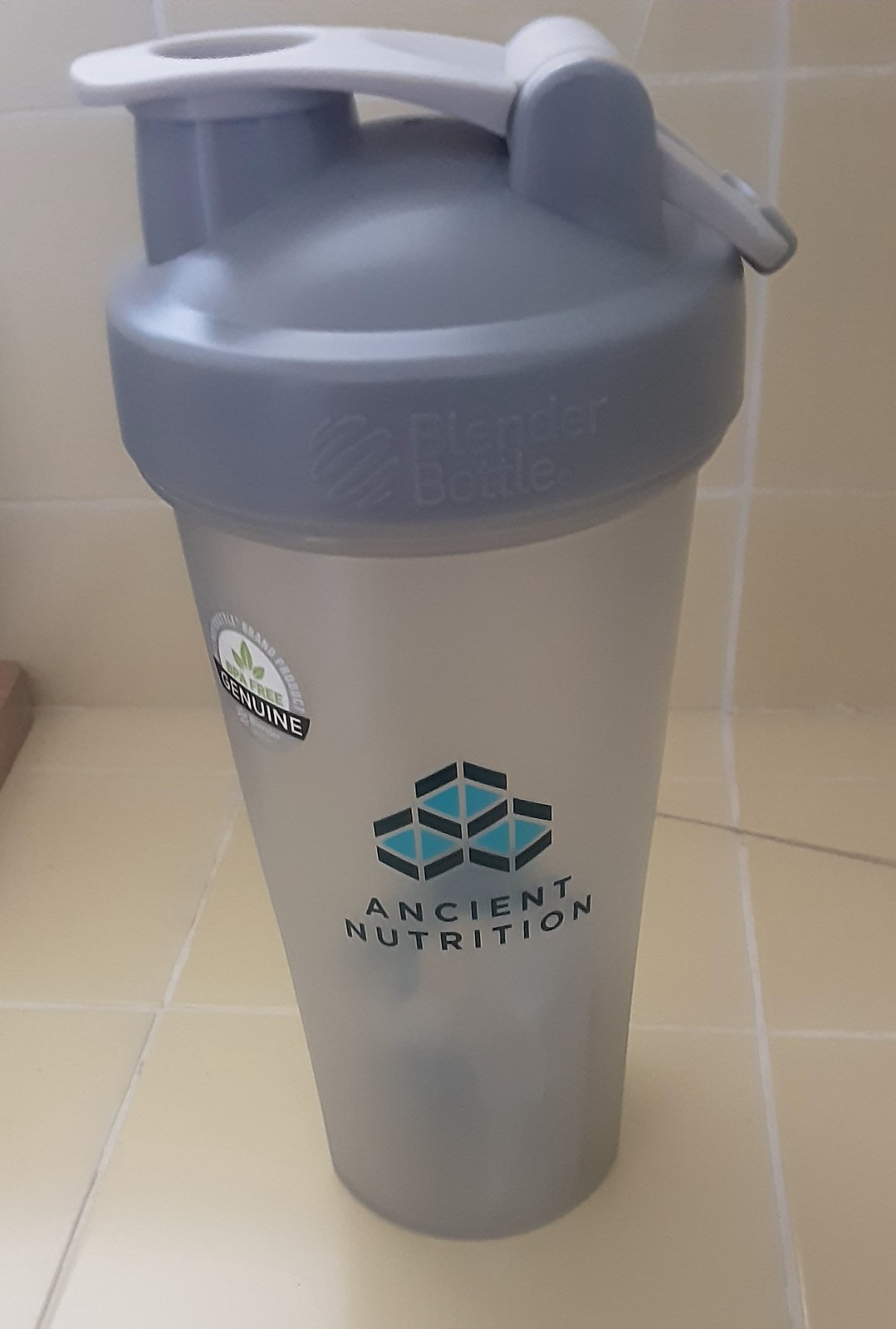 BlenderBottle Classic 28 oz Shaker Bottle Gray Clear BPA-Fre