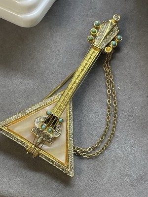 VTG R. MANDLE MOP Faux Turquoise Rhinestone Balalaika Guitar Pin Brooch Rare