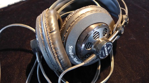 AKG Acoustics K 240 DF Studio Monitor Headphones ~ Made in Austria