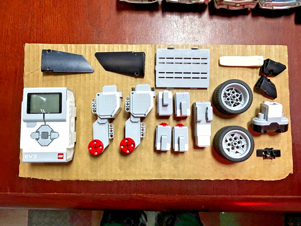 Lego Mind Storms EV3 Education 45544 Core Robotics Kit 541 Piece Set - Image 3 of 4