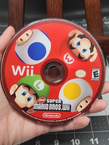 Super Mario Bros. Wii (Nintendo Wii, 2009) Disc Only