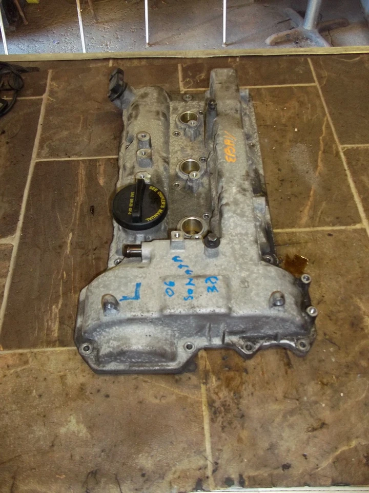 2004 05 06 Kia Amanti SEDONA SANTA FE SORENTO XG350 3.5L LEFT Front Valve Cover - Image 4 of 4