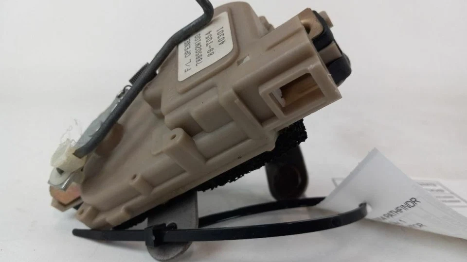 Nissan Pathfinder 2004 gasolina combustible cerradura puerta pestillo liberación actuador Foto 2 de 4