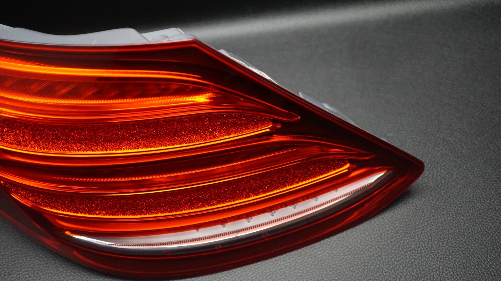 OEM MERCEDES BENZ E W213 REAR LEFT OUTER LED TAILLIGHT A2139067900 