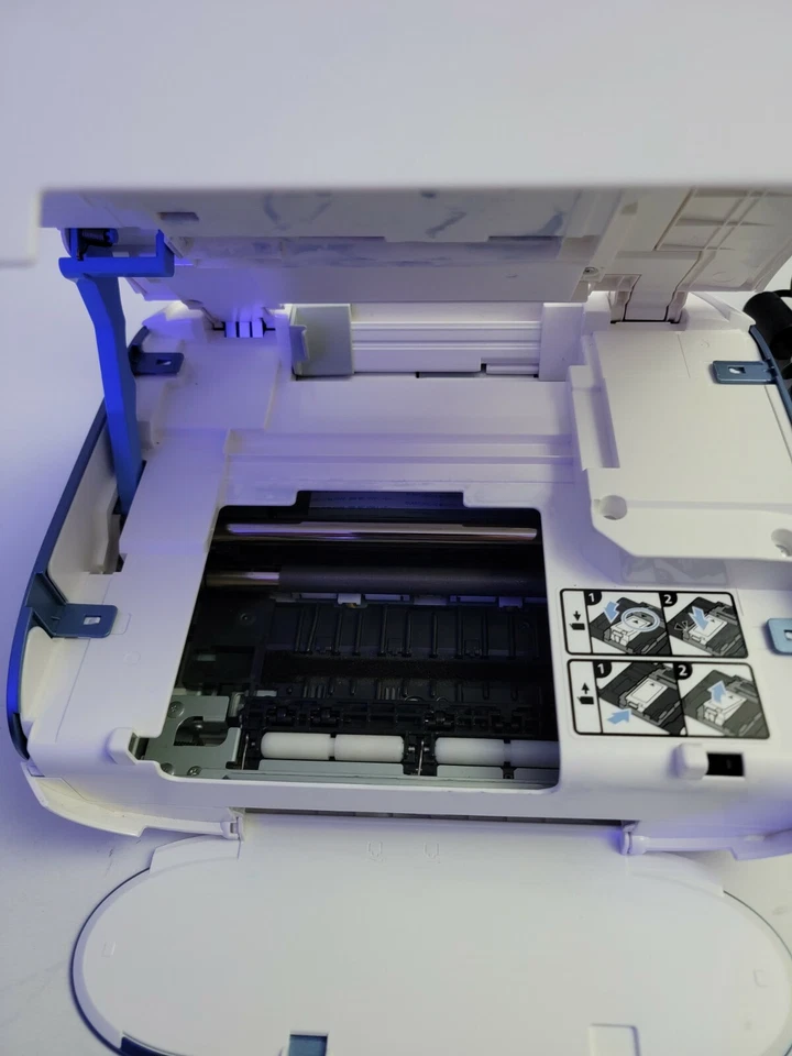 Canon Pixma Mini 260 Photo Printer With AC Adapter. - Image 3 of 4