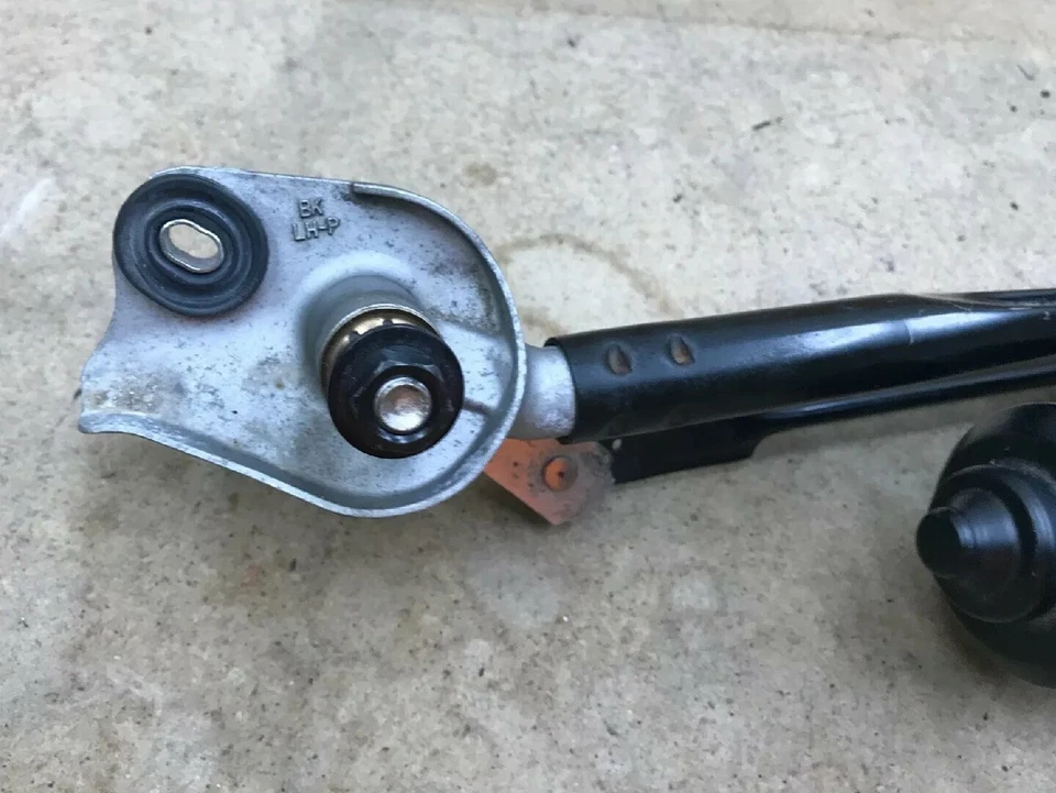 2013 - 2016 HYUNDAI GENESIS COUPE FRONT WINDSHIELD WIPER LINKAGE 带电机 LH 原始设备制造商 — 第 2/4 张图片