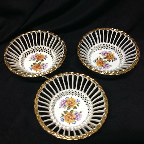 Cluj- Napoca Porcelain Three Reticulated Catchalls, Orange Florals - 第 1/11 張圖片