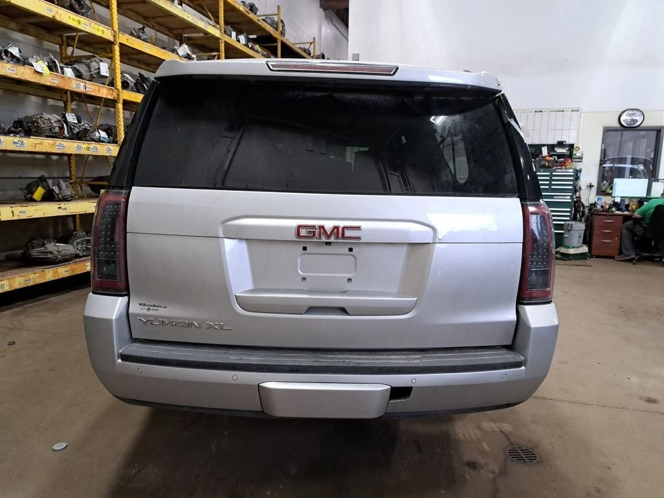 Cilindro maestro de freno 2015 Yukon XL 1500 SKU#4171950 Foto 3 de 4