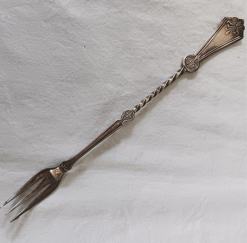 1847 Rogers Bros Persian Pickle Fork Twisted Handle Silverplate 1871 Meridan