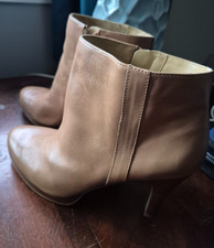 Nine West beige leather boots 8 M Trivetto