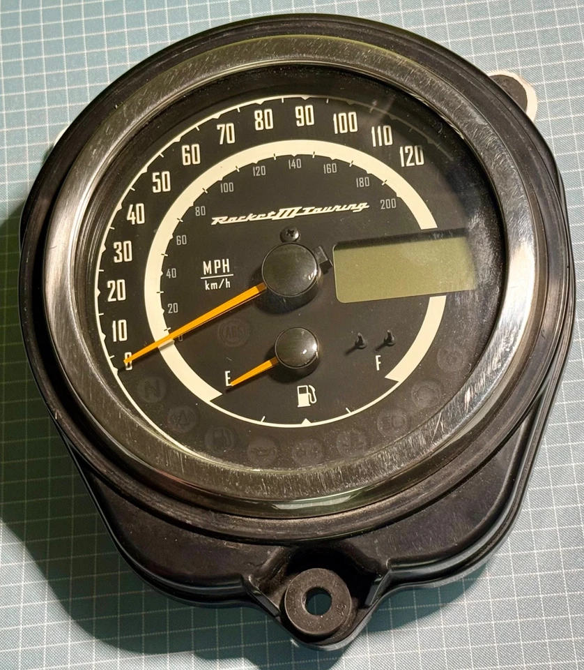 2014 Triumph Rocket III 3 Touring Instrument Gauge Speedometer EXCEPTIONAL - Image 2 of 3