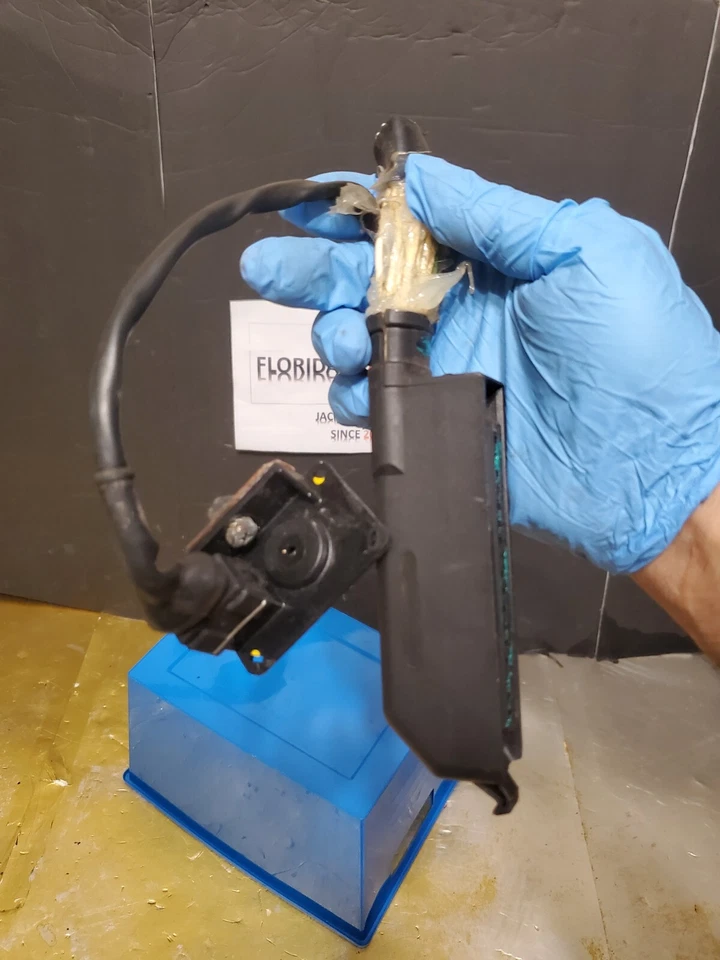 Conector plugue computador Bertone X1/9 BOSCH ECU FABRICANTE DE EQUIPAMENTO ORIGINAL - Imagem 4 de 4