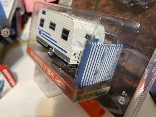 1/64 1965 Winnebago 216 Travel Trailer White Blue Stripe Hitched Homes 34020-c - Picture 4 of 7