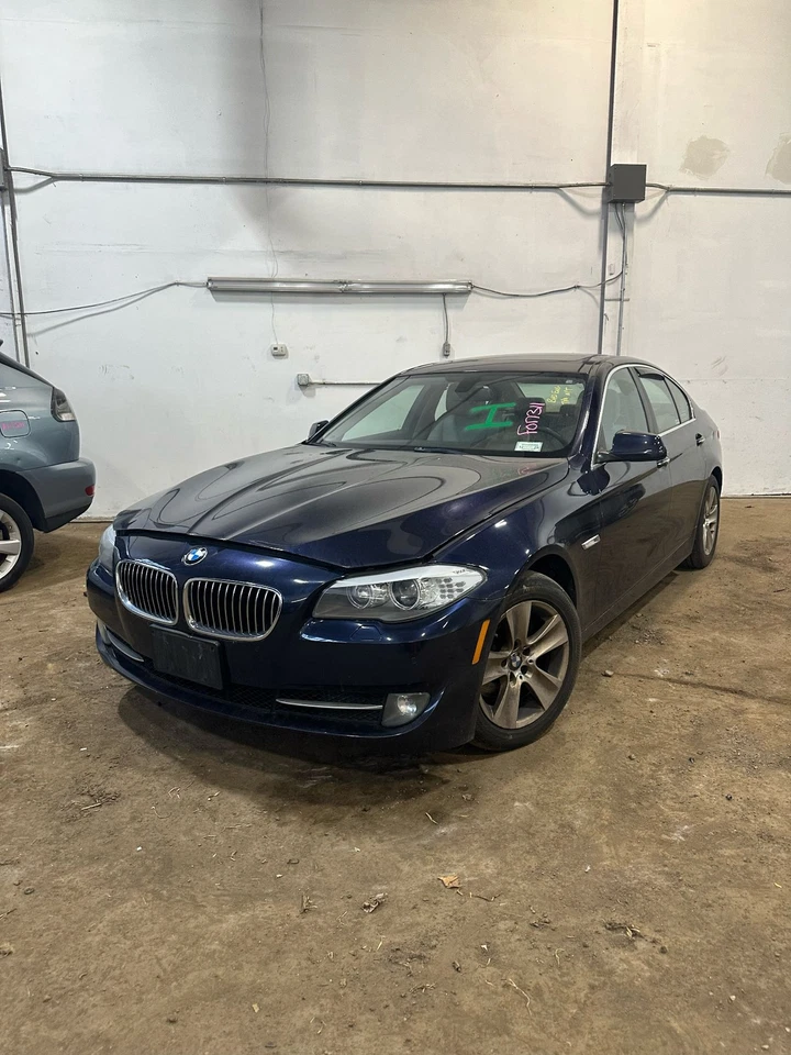 Used Washer Fluid Reservoir fits: 2013 Bmw 528I w/headlamp washers Grade A — 第 3/4 张图片